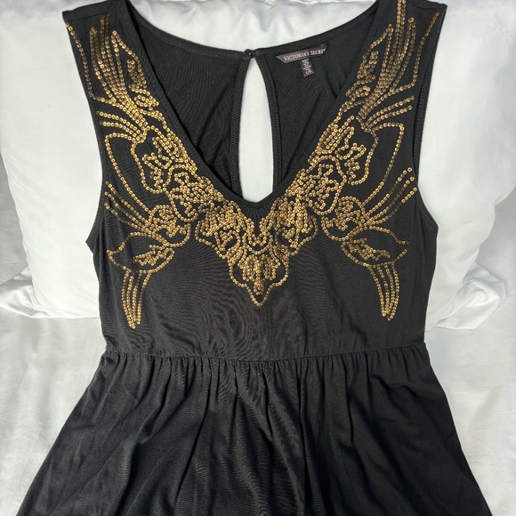 Victoria's Secret Tops - NWOT Victorias Secret Top with Sequins